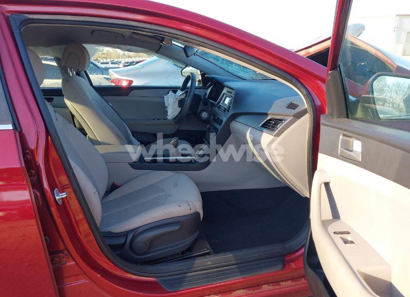 Photo 5 of 2015 Hyundai Sonata SE (VIN 5NPE24AF0FH209986)