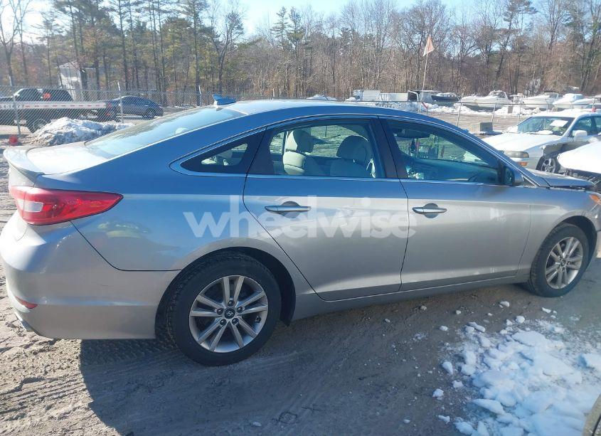 Photo 13 of 2015 Hyundai Sonata SE (VIN 5NPE24AF0FH211351)