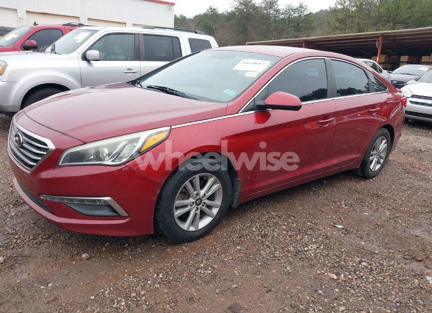 Photo 2 of 2015 Hyundai Sonata SE (VIN 5NPE24AF0FH214508)