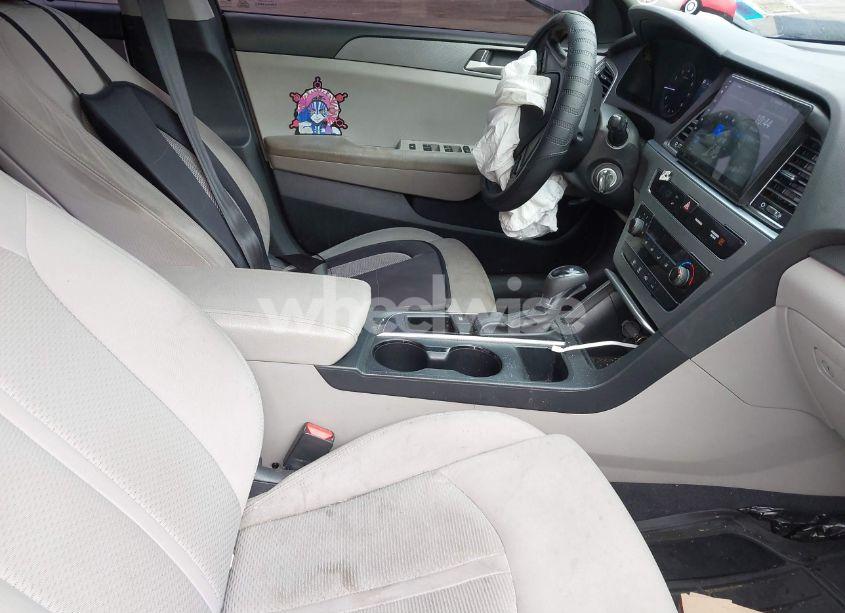 Photo 5 of 2015 Hyundai Sonata SE (VIN 5NPE24AF0FH222138)