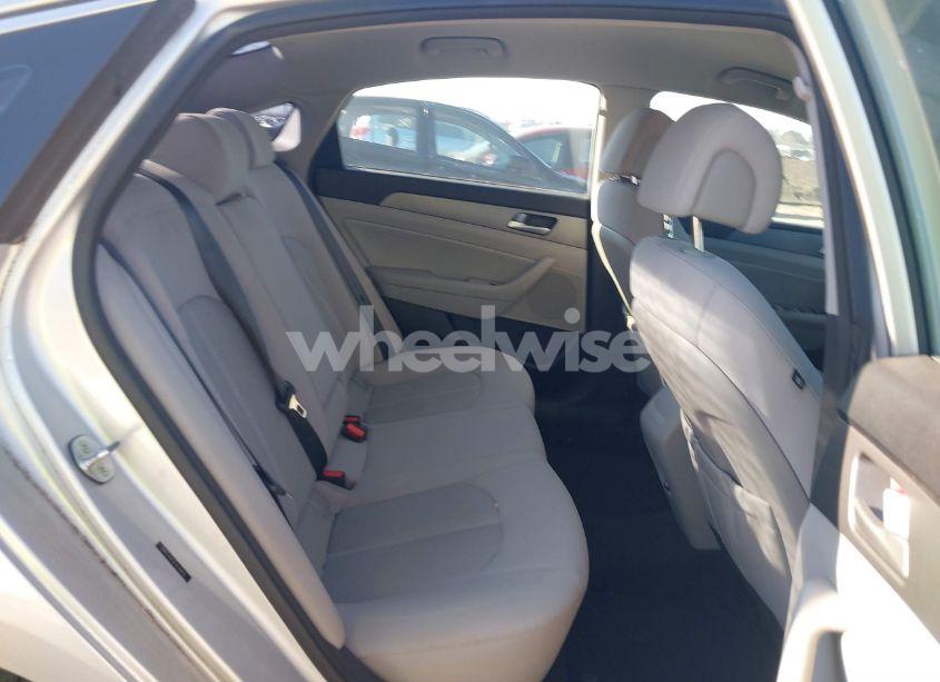 Photo 8 of 2015 Hyundai Sonata SE (VIN 5NPE24AF0FH229655)