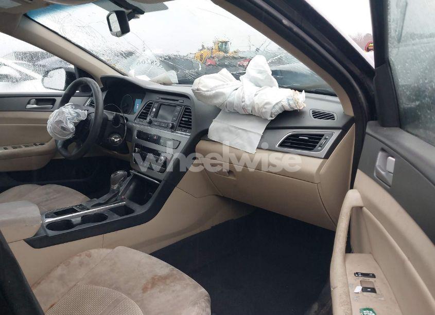 Photo 5 of 2015 Hyundai Sonata SE (VIN 5NPE24AF0FH238131)