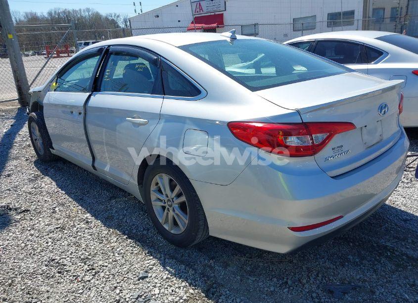 Photo 3 of 2015 Hyundai Sonata SE (VIN 5NPE24AF0FH240414)