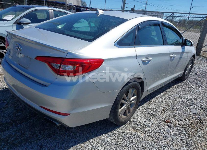Photo 4 of 2015 Hyundai Sonata SE (VIN 5NPE24AF0FH240414)