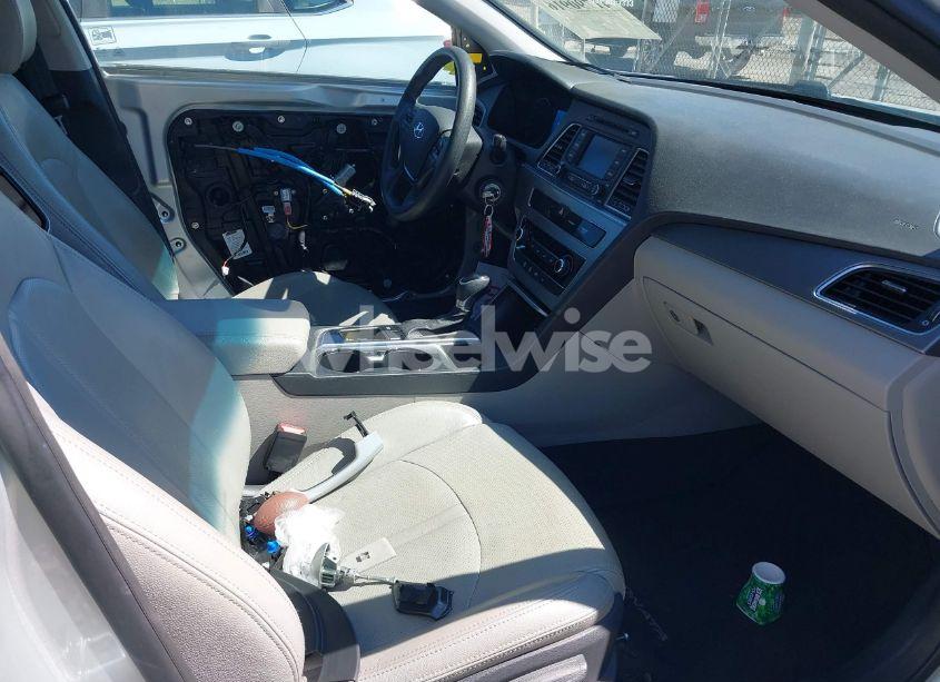 Photo 5 of 2015 Hyundai Sonata SE (VIN 5NPE24AF0FH240414)