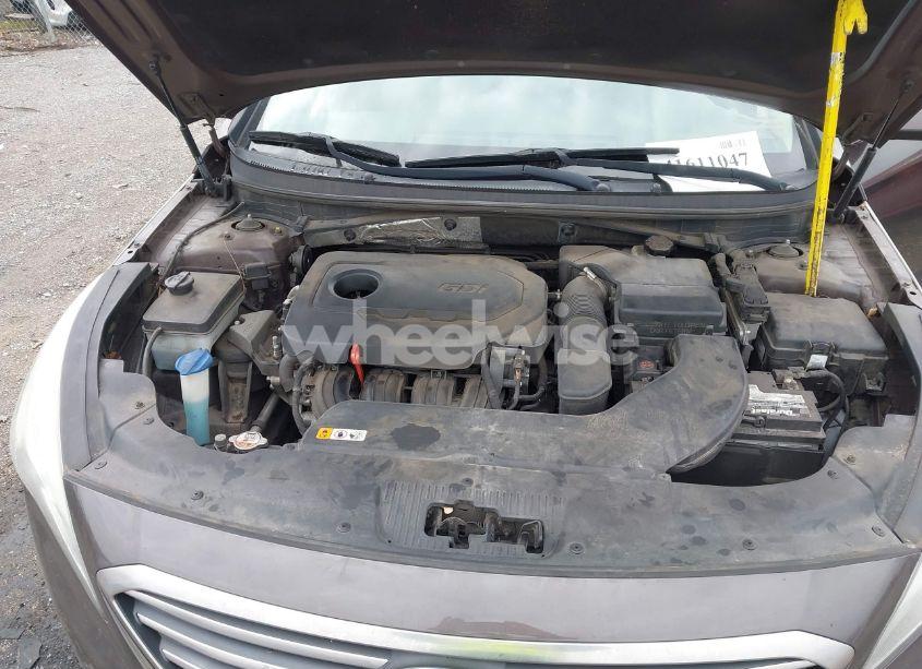 Photo 10 of 2015 Hyundai Sonata SE (VIN 5NPE24AF0FH243216)