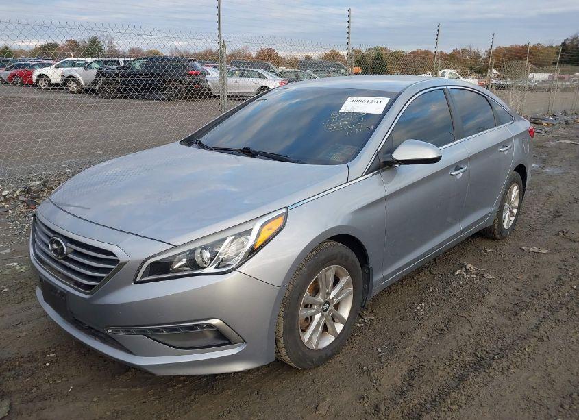 Photo 6 of 2015 Hyundai Sonata SE (VIN 5NPE24AF0FH256807)