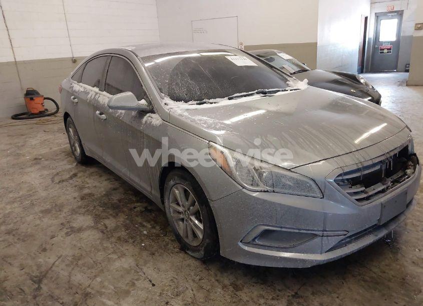 2016 Hyundai Sonata SE (VIN 5NPE24AF0GH275424) main photo