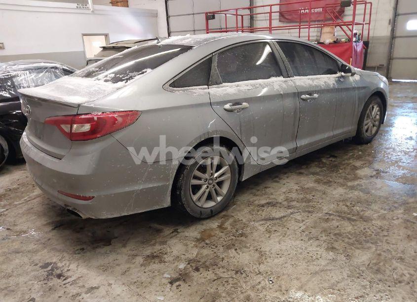 Photo 4 of 2016 Hyundai Sonata SE (VIN 5NPE24AF0GH275424)