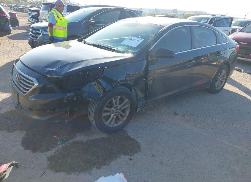Photo 2 of 2016 Hyundai Sonata SE (VIN 5NPE24AF0GH288805)