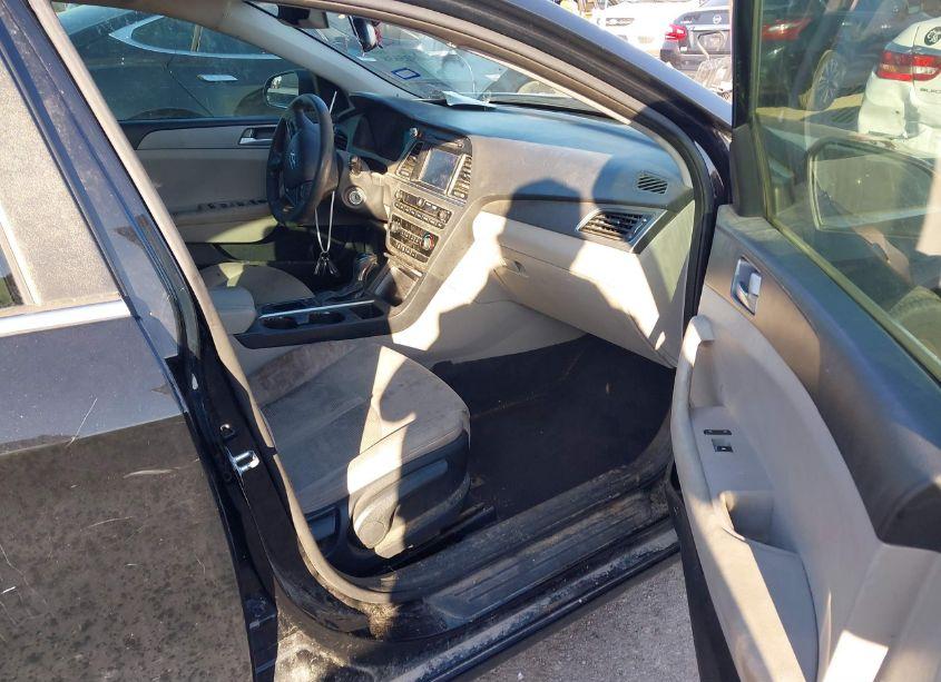 Photo 5 of 2016 Hyundai Sonata SE (VIN 5NPE24AF0GH288805)
