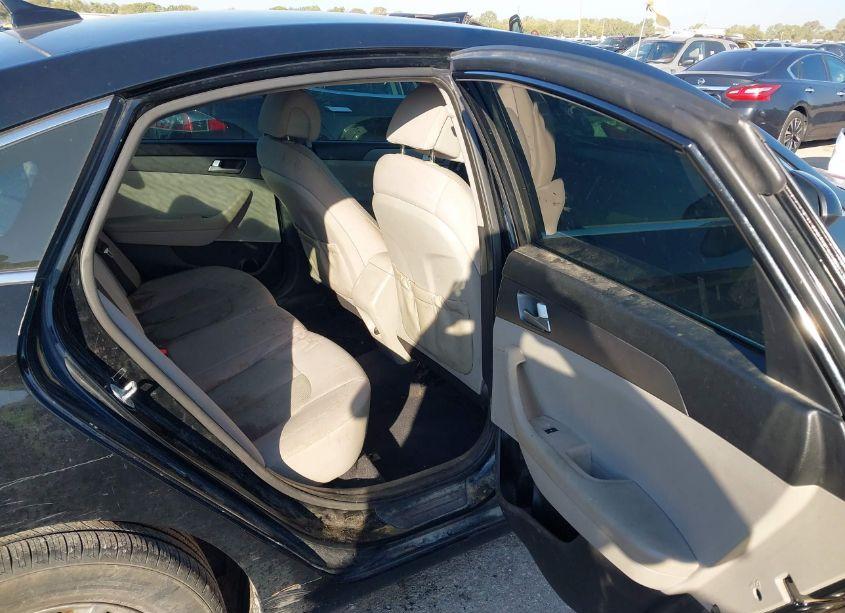 Photo 8 of 2016 Hyundai Sonata SE (VIN 5NPE24AF0GH288805)