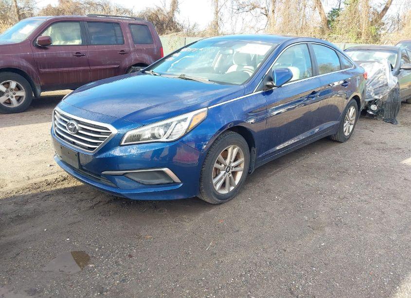 Photo 2 of 2016 Hyundai Sonata SE (VIN 5NPE24AF0GH292322)