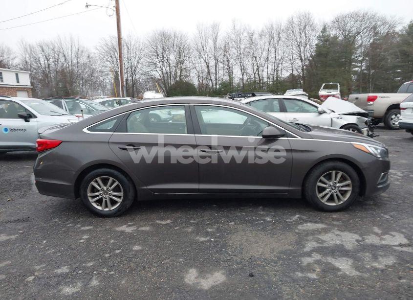 Photo 13 of 2016 Hyundai Sonata SE (VIN 5NPE24AF0GH295690)
