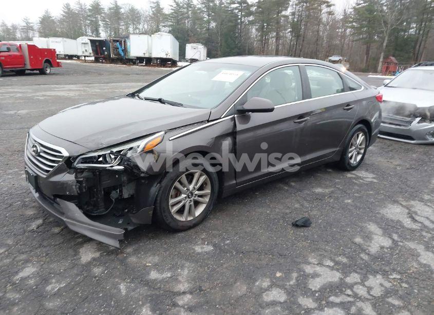 Photo 2 of 2016 Hyundai Sonata SE (VIN 5NPE24AF0GH295690)