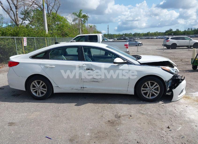 Photo 13 of 2016 Hyundai Sonata SE (VIN 5NPE24AF0GH320555)