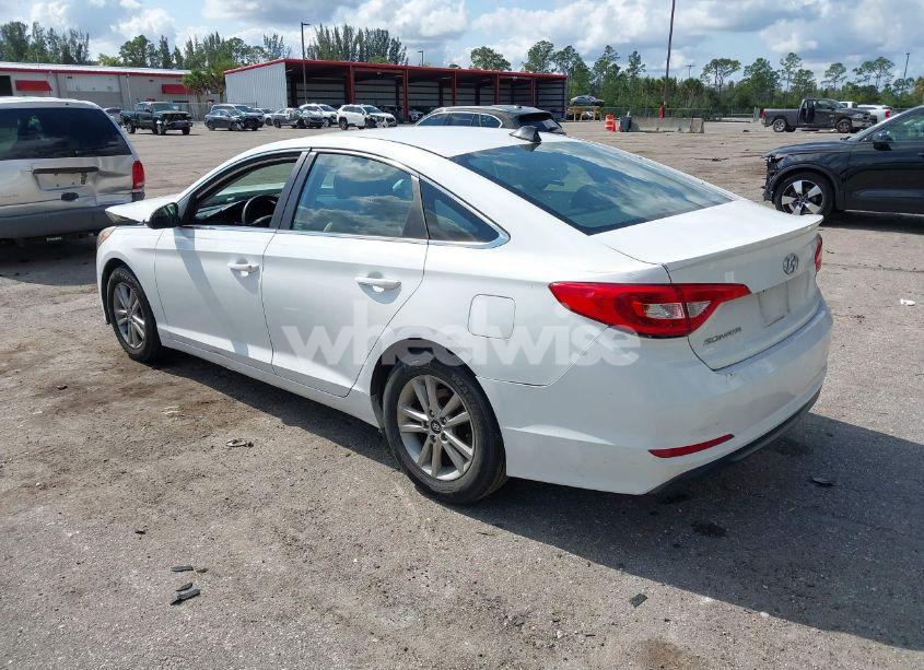 Photo 3 of 2016 Hyundai Sonata SE (VIN 5NPE24AF0GH320555)