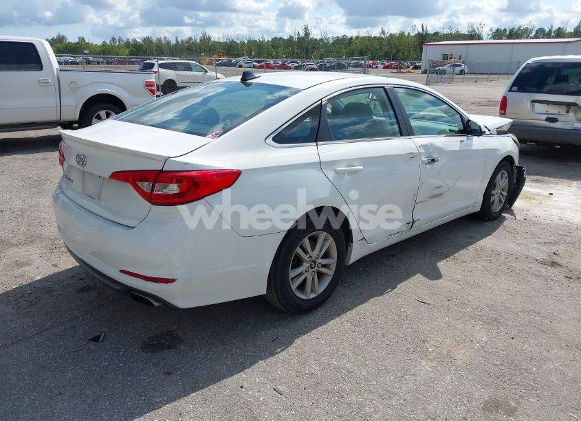 Photo 4 of 2016 Hyundai Sonata SE (VIN 5NPE24AF0GH320555)