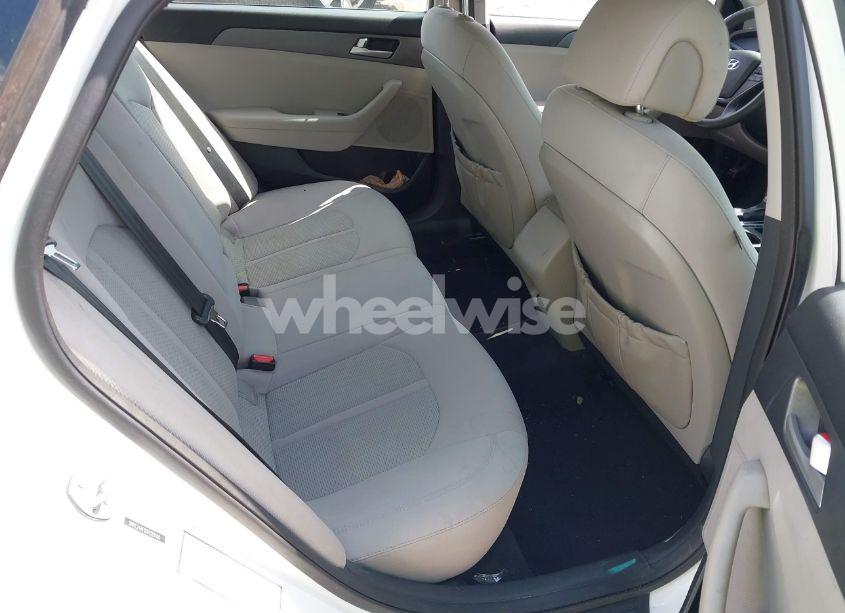 Photo 8 of 2016 Hyundai Sonata SE (VIN 5NPE24AF0GH320555)