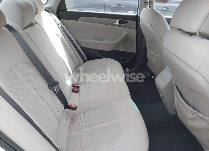 Photo 8 of 2016 Hyundai Sonata SE (VIN 5NPE24AF0GH321088)