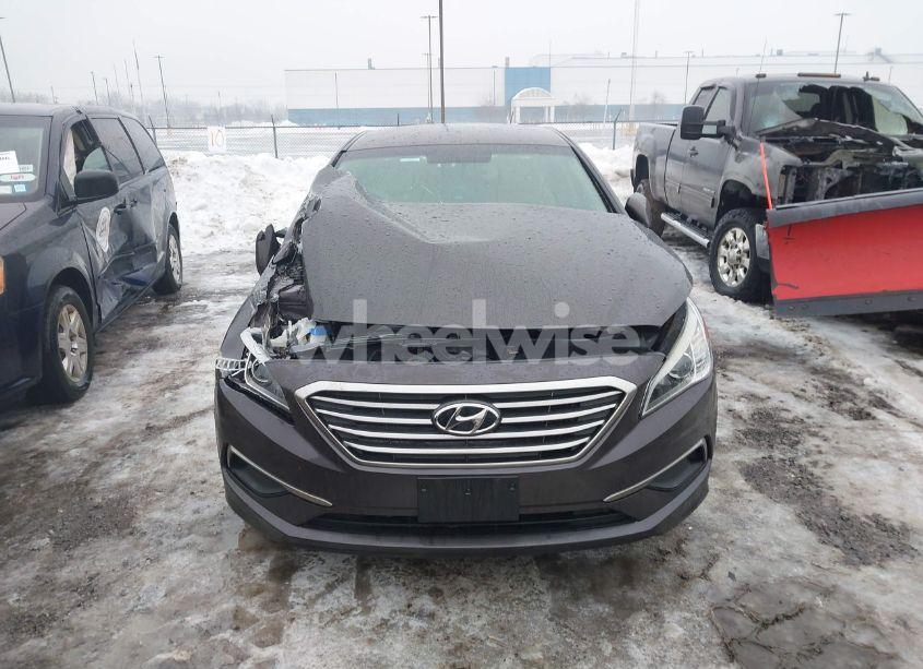 Photo 12 of 2016 Hyundai Sonata SE (VIN 5NPE24AF0GH324444)
