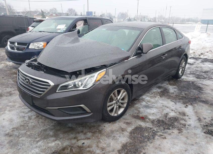Photo 2 of 2016 Hyundai Sonata SE (VIN 5NPE24AF0GH324444)