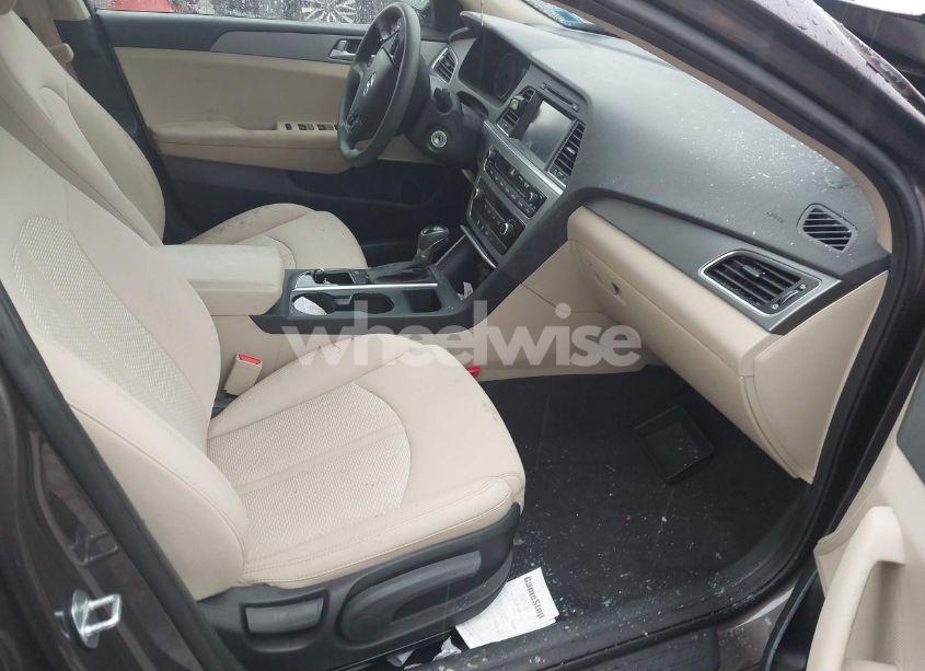 Photo 5 of 2016 Hyundai Sonata SE (VIN 5NPE24AF0GH324444)