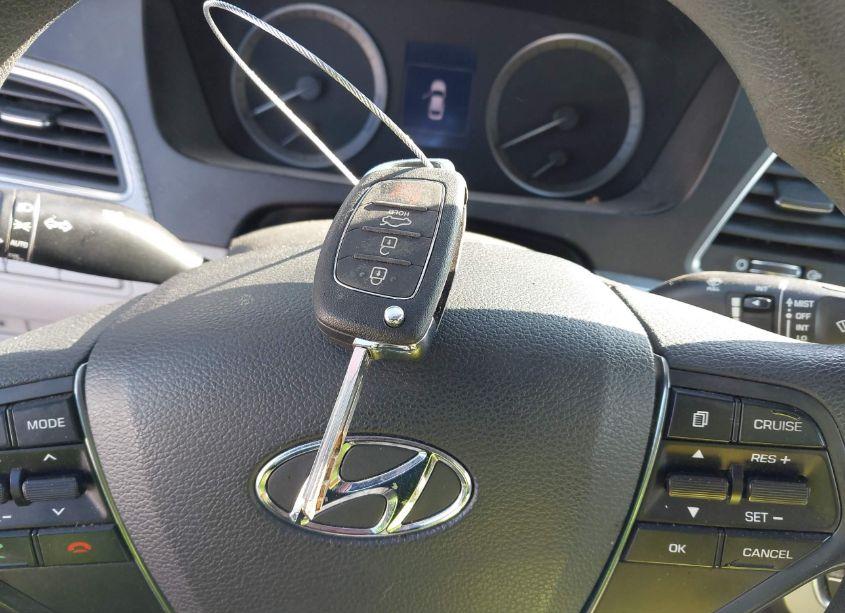 Photo 11 of 2016 Hyundai Sonata SE (VIN 5NPE24AF0GH339347)