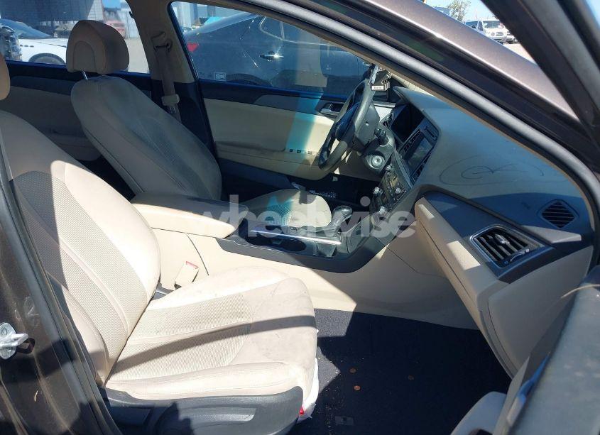 Photo 5 of 2016 Hyundai Sonata SE (VIN 5NPE24AF0GH344502)