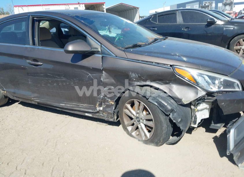 Photo 6 of 2016 Hyundai Sonata SE (VIN 5NPE24AF0GH344502)