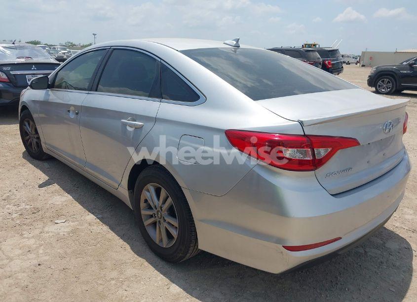 Photo 3 of 2016 Hyundai Sonata SE (VIN 5NPE24AF0GH349943)