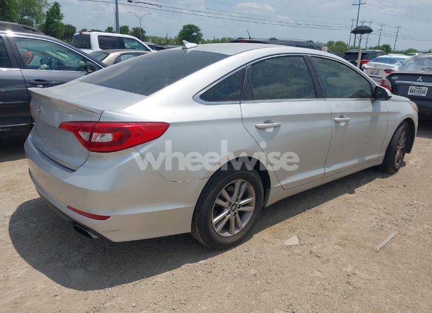Photo 4 of 2016 Hyundai Sonata SE (VIN 5NPE24AF0GH349943)