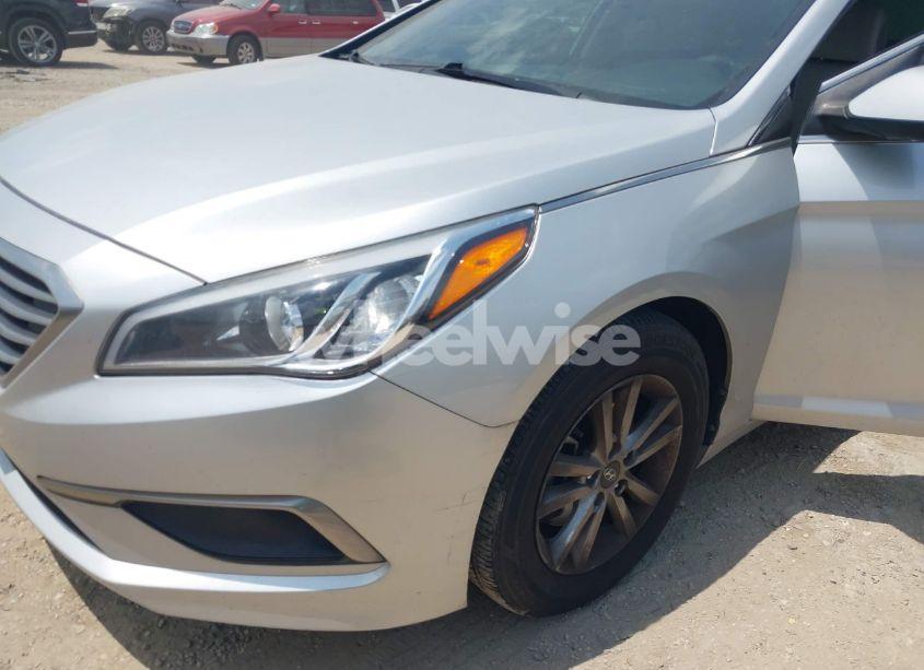 Photo 6 of 2016 Hyundai Sonata SE (VIN 5NPE24AF0GH349943)