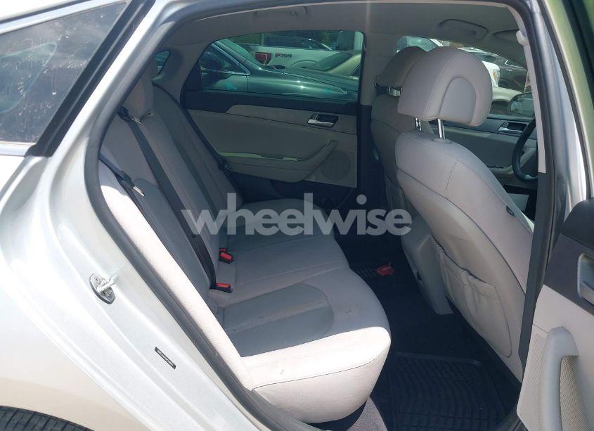 Photo 8 of 2016 Hyundai Sonata SE (VIN 5NPE24AF0GH349943)