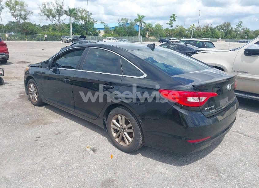 Photo 3 of 2016 Hyundai Sonata SE (VIN 5NPE24AF0GH350560)