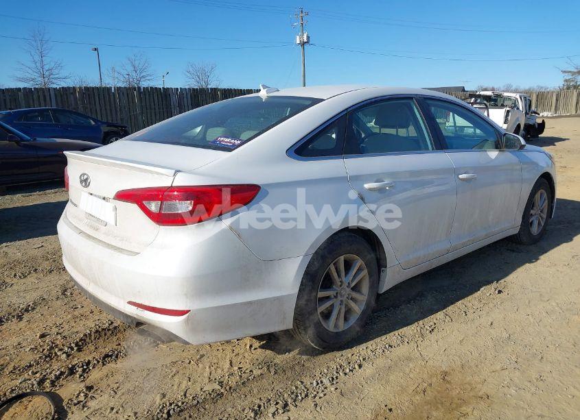 Photo 4 of 2016 Hyundai Sonata SE (VIN 5NPE24AF0GH358514)