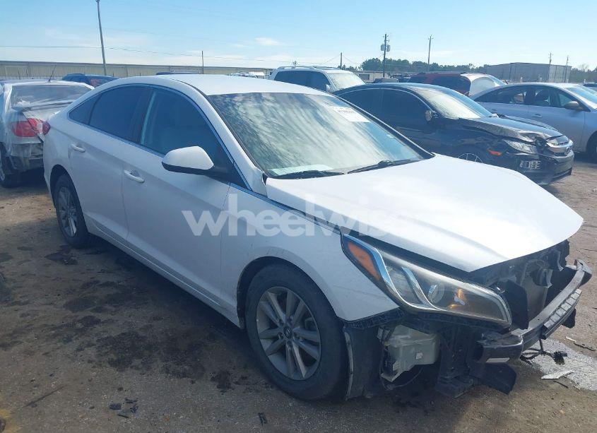 2016 Hyundai Sonata SE (VIN 5NPE24AF0GH376415) main photo
