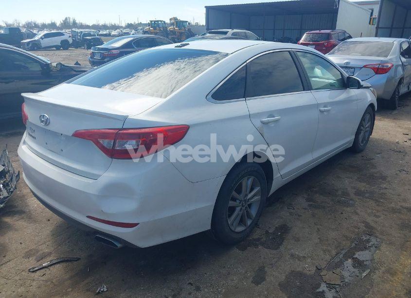 Photo 4 of 2016 Hyundai Sonata SE (VIN 5NPE24AF0GH376415)