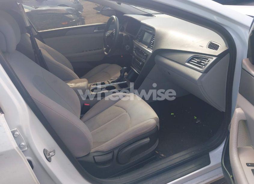 Photo 5 of 2016 Hyundai Sonata SE (VIN 5NPE24AF0GH376415)