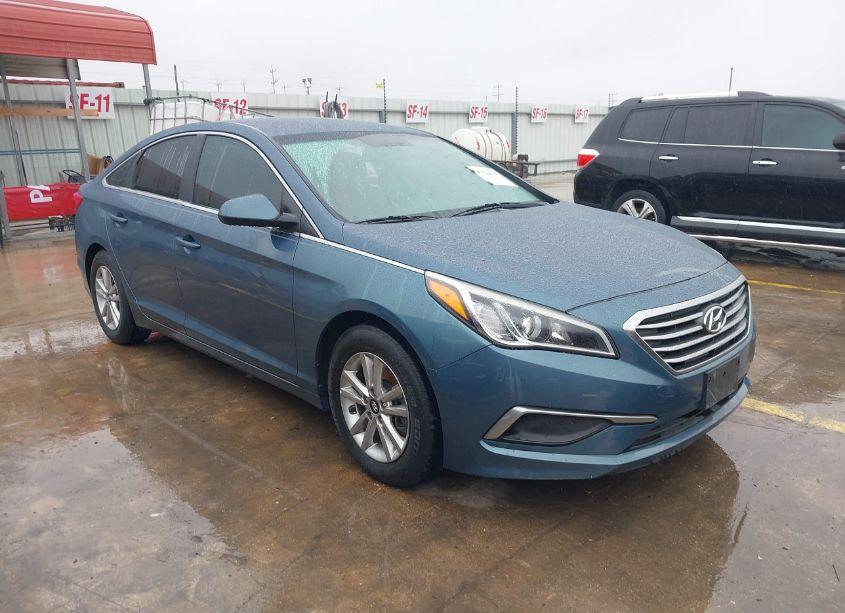 2016 Hyundai Sonata SE (VIN 5NPE24AF0GH376933) main photo