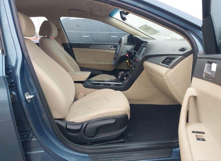 Photo 5 of 2016 Hyundai Sonata SE (VIN 5NPE24AF0GH376933)