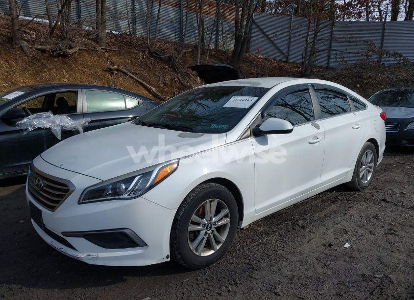 Photo 2 of 2016 Hyundai Sonata (VIN 5NPE24AF0GH408344)