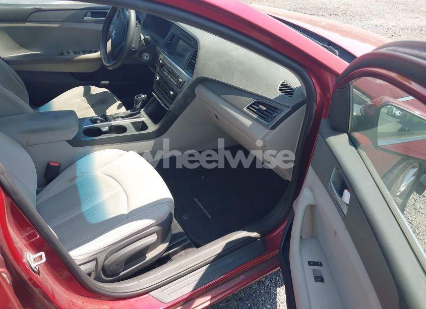 Photo 5 of 2016 Hyundai Sonata SE (VIN 5NPE24AF0GH426827)