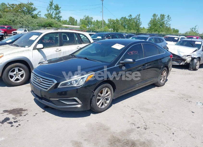 Photo 2 of 2017 Hyundai Sonata SE (VIN 5NPE24AF0HH445024)