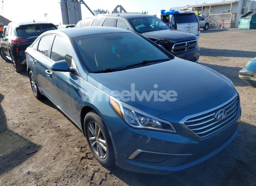 2017 Hyundai Sonata SE (VIN 5NPE24AF0HH449137) main photo