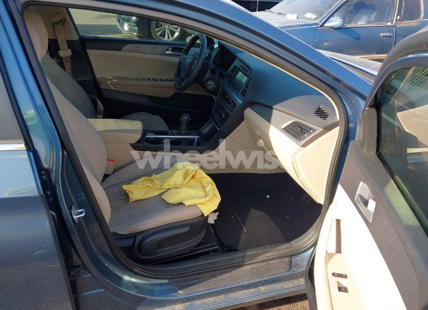 Photo 5 of 2017 Hyundai Sonata SE (VIN 5NPE24AF0HH449137)