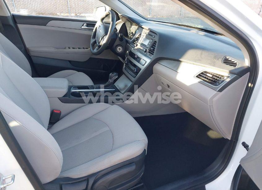 Photo 5 of 2017 Hyundai Sonata (VIN 5NPE24AF0HH453950)