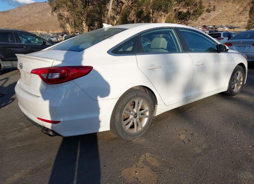 Photo 4 of 2017 Hyundai Sonata SE (VIN 5NPE24AF0HH486415)