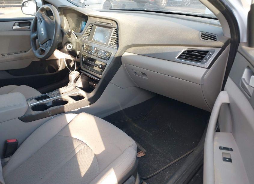 Photo 5 of 2017 Hyundai Sonata SE (VIN 5NPE24AF0HH486415)