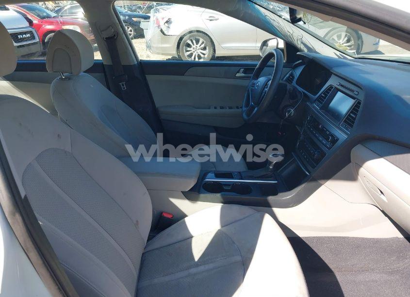 Photo 5 of 2017 Hyundai Sonata SE (VIN 5NPE24AF0HH508817)